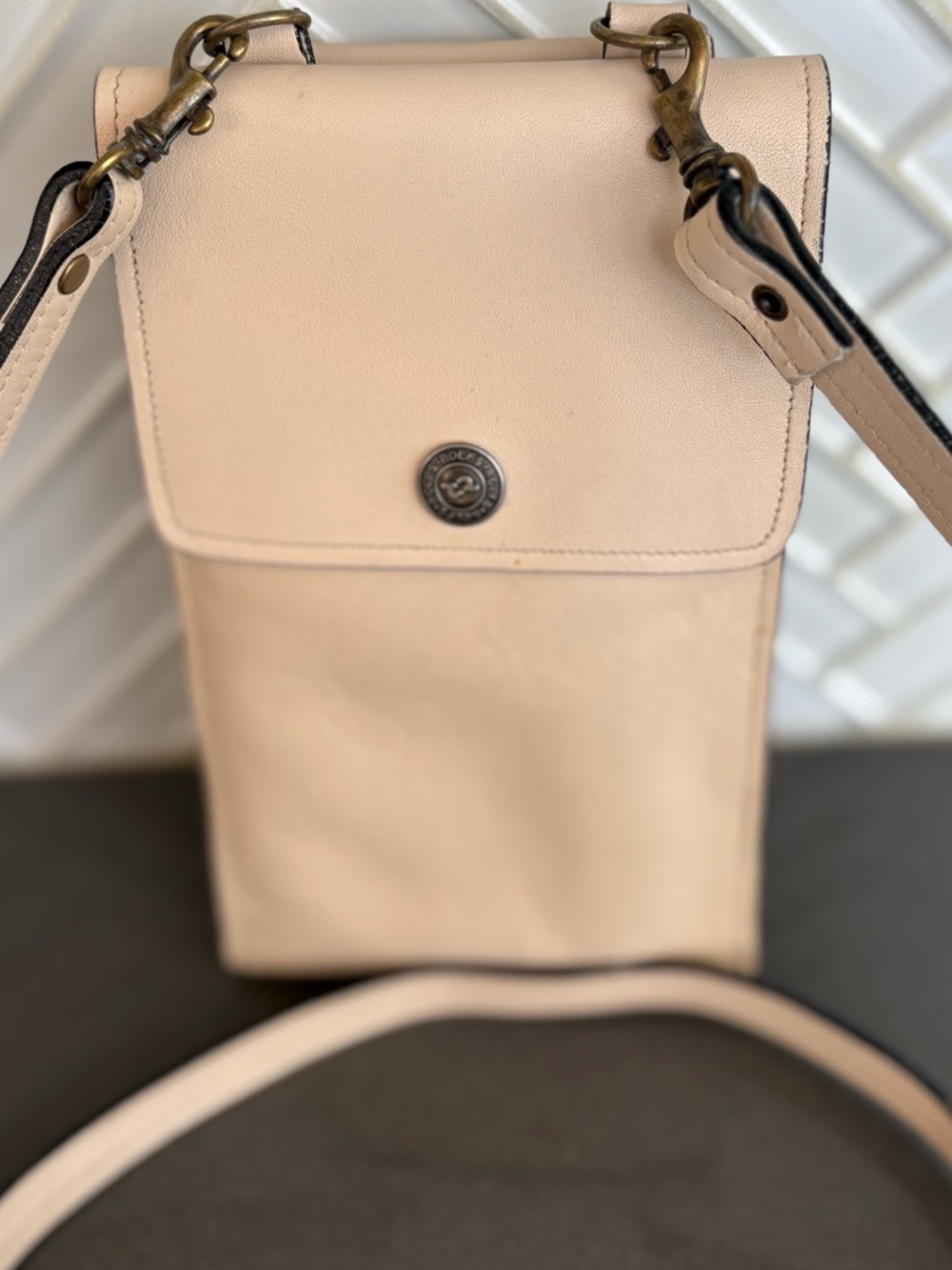 Rolfs leather crossbody bag